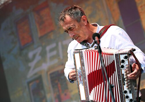 Hubert-von-Goisern-Gmunden-059-c-Wolfgang-Spitzbart-z61srec88ykegah