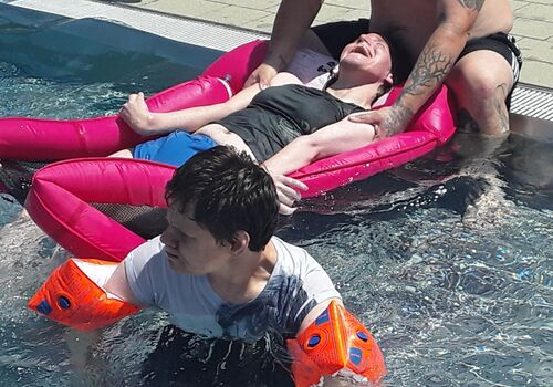 Foto-Apumare-Badeausflug-xkr59kv2tgsf0dq