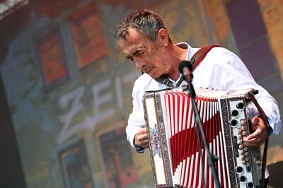 Hubert-von-Goisern-Gmunden-059-c-Wolfgang-Spitzbart