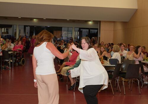 1yX2vHsA-a17ph90rmwhz7kc