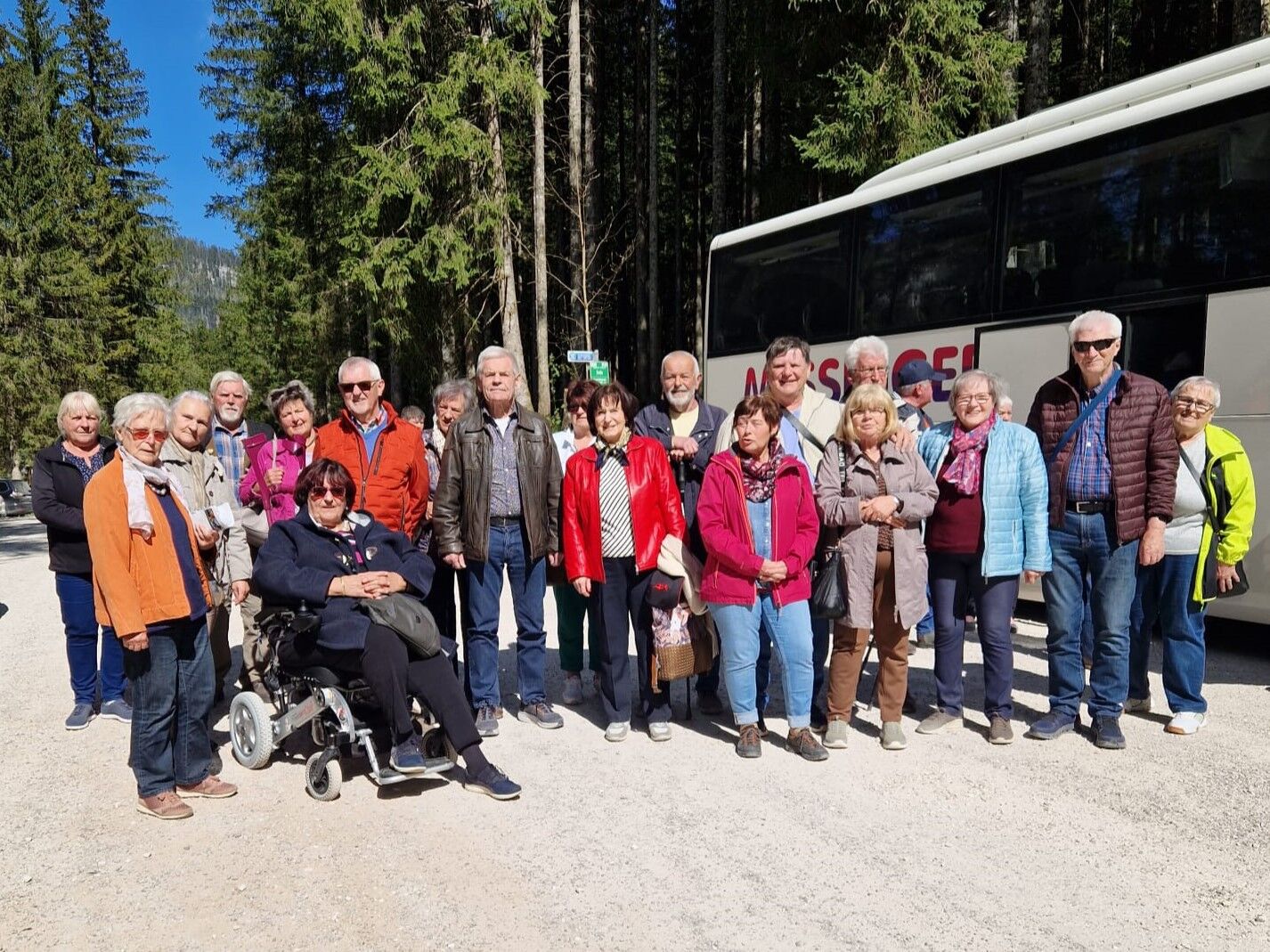 Gruppenfoto im Freien