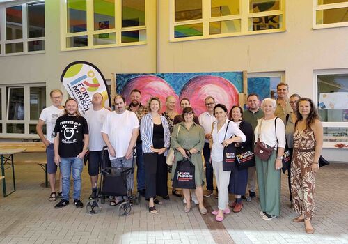 Gruppenfoto-bm5wsreb5a3zqzs