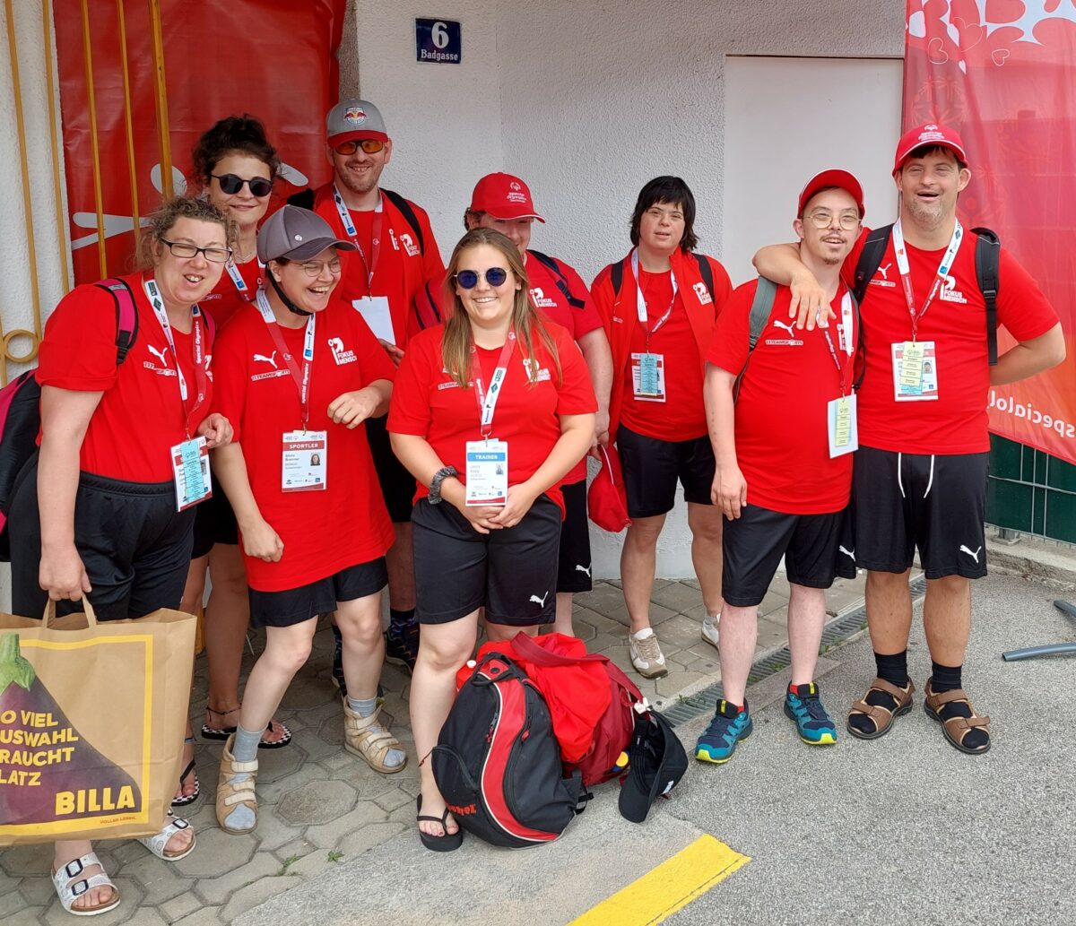 Gruppenbild mit den Teilnehmerinnen und Teilnehmern vom Feichtlgut