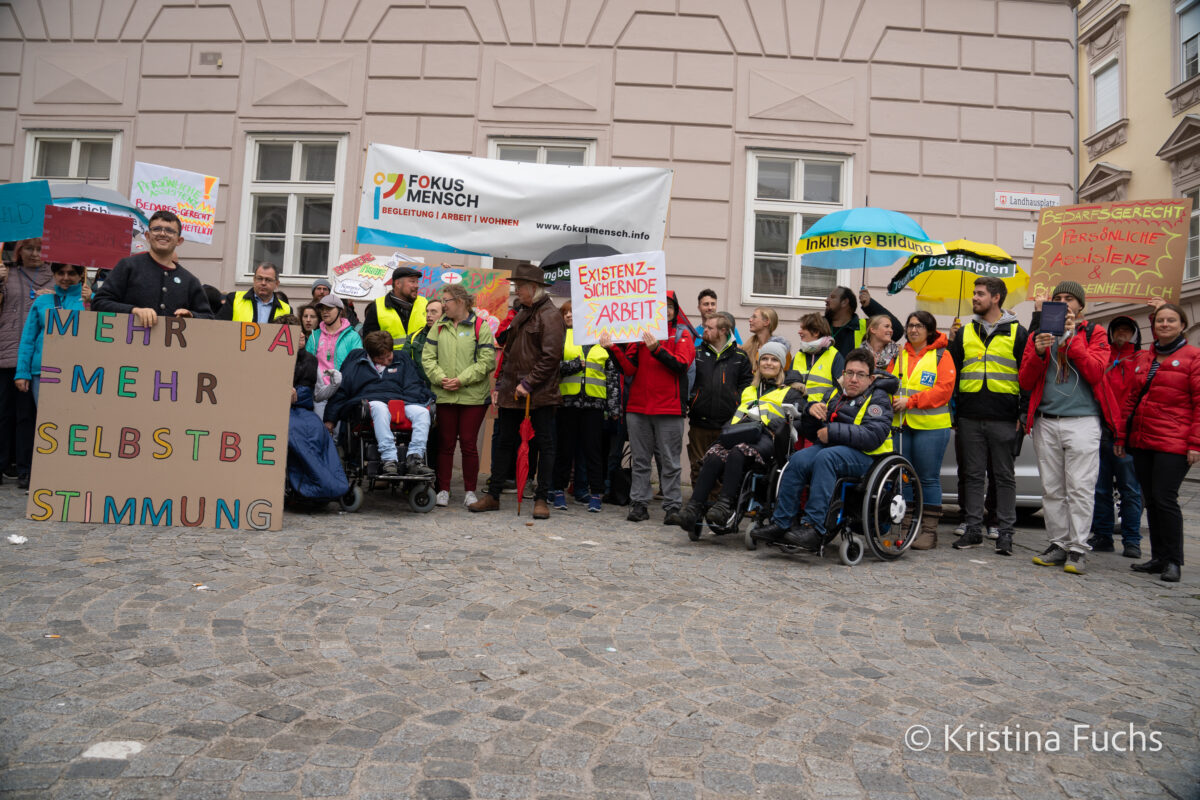 Gruppenfoto von Demonstrierenden