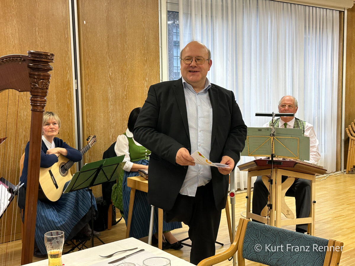 Wolfgang Neuhuber bei seiner Begrüßungsrede