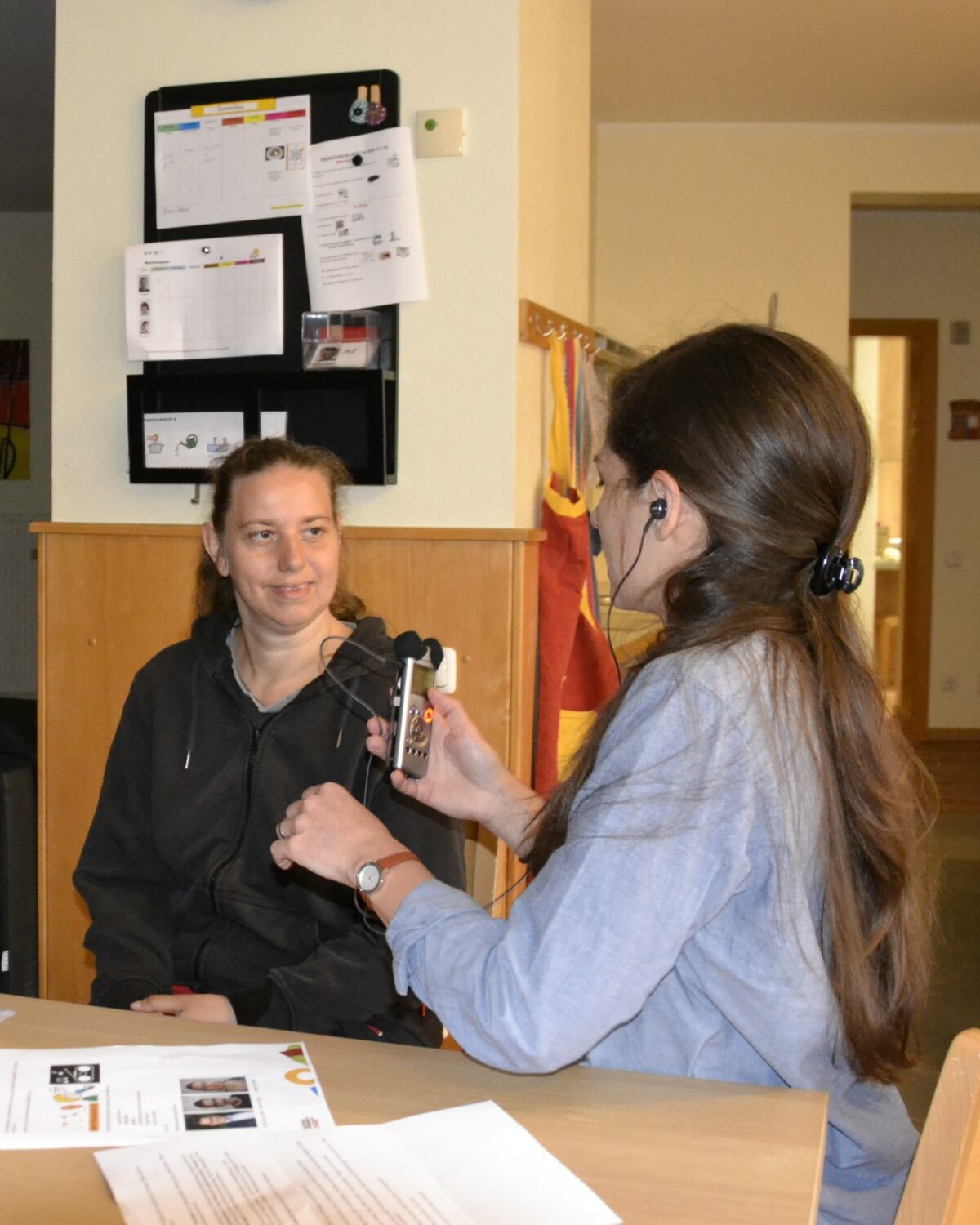 Radio Interview mit einer Frau